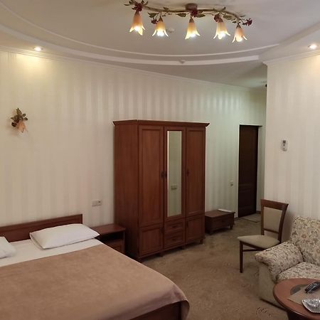 Hotel Status Vinnytsia Extérieur photo