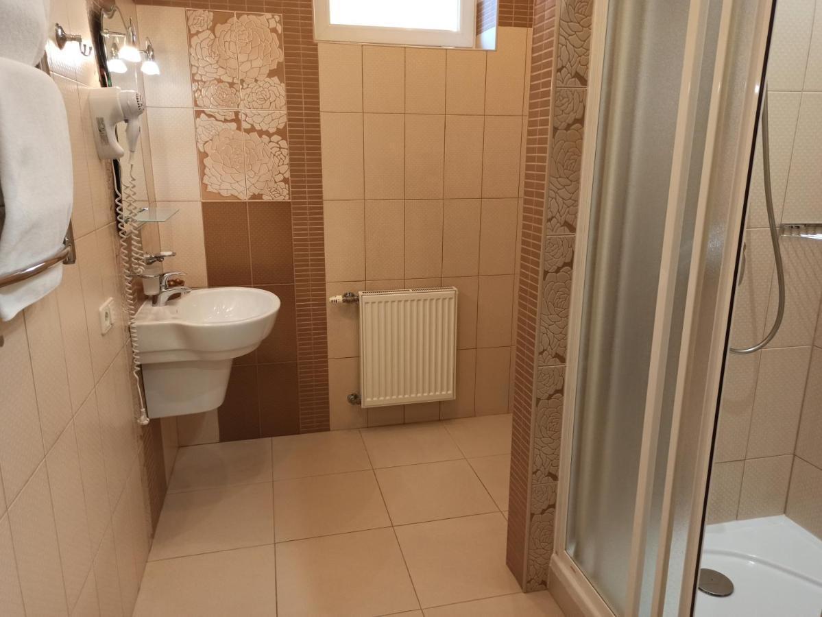 Hotel Status Vinnytsia Extérieur photo