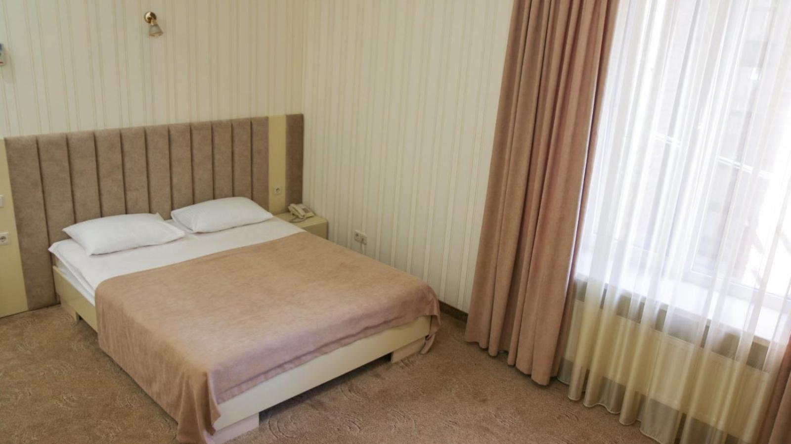 Hotel Status Vinnytsia Extérieur photo